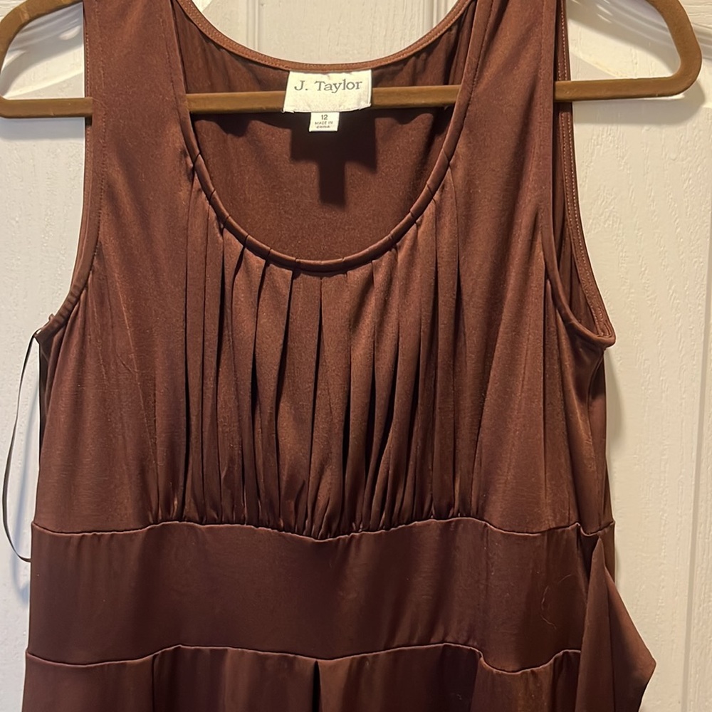 Size 12 brown dress with tie back.